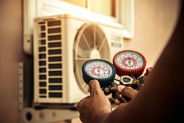 Professional Hvac technician working in Pea Ridge, WV